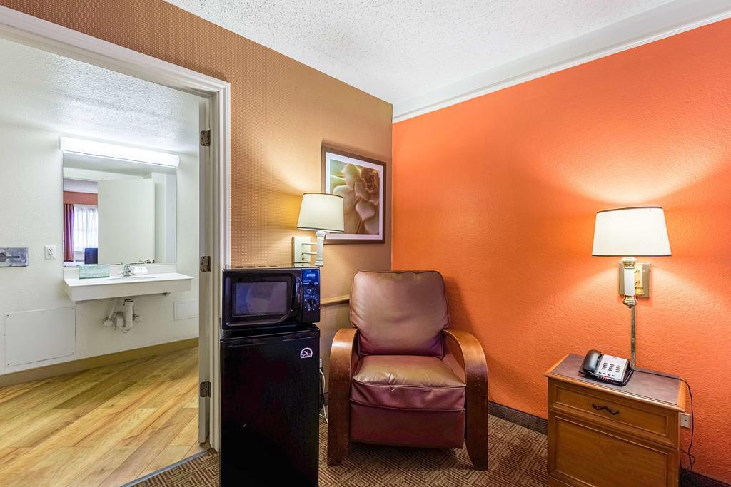Motel 6 Houston Medical Center - Reliant Park Экстерьер фото