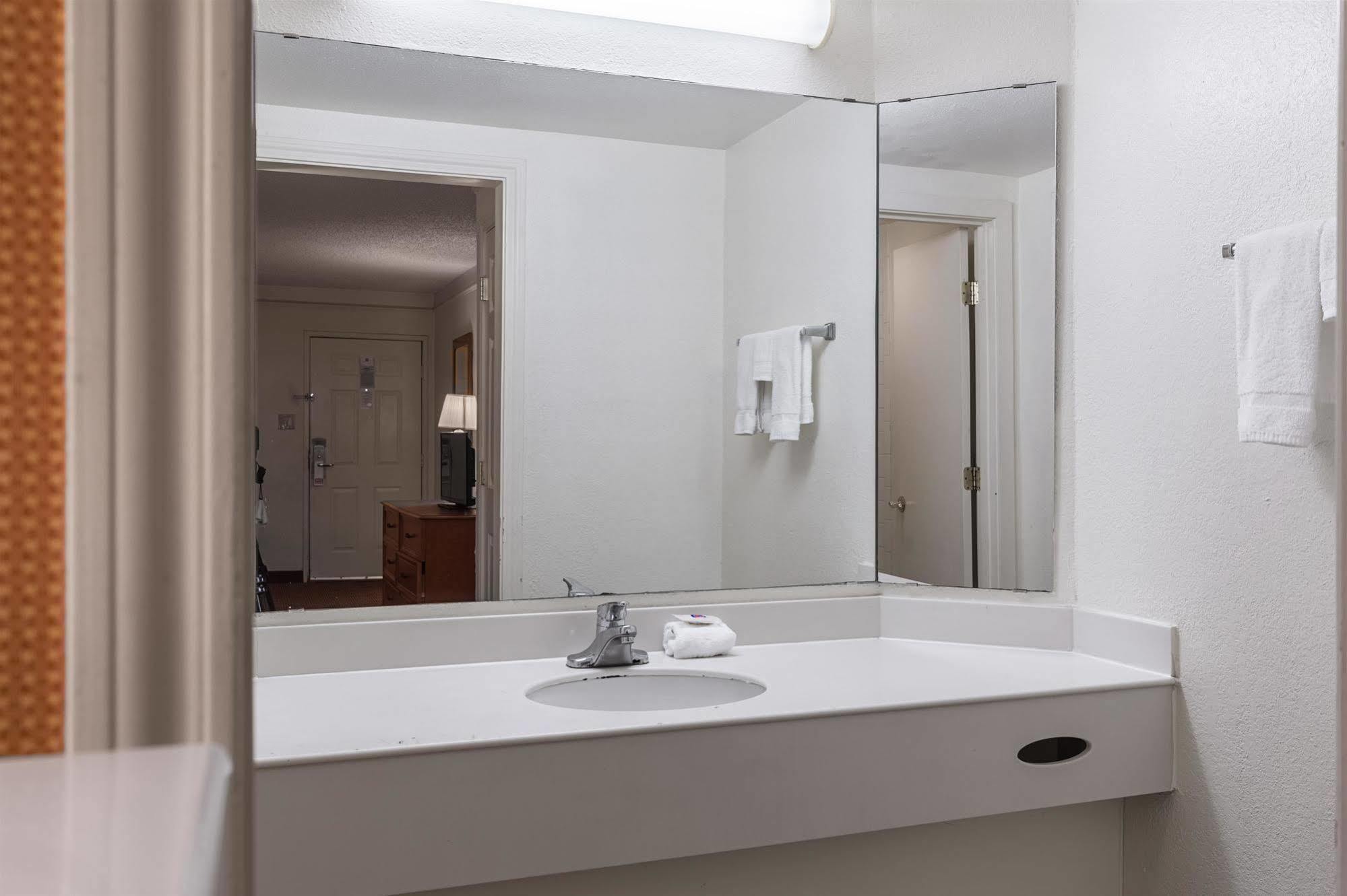 Motel 6 Houston Medical Center - Reliant Park Экстерьер фото