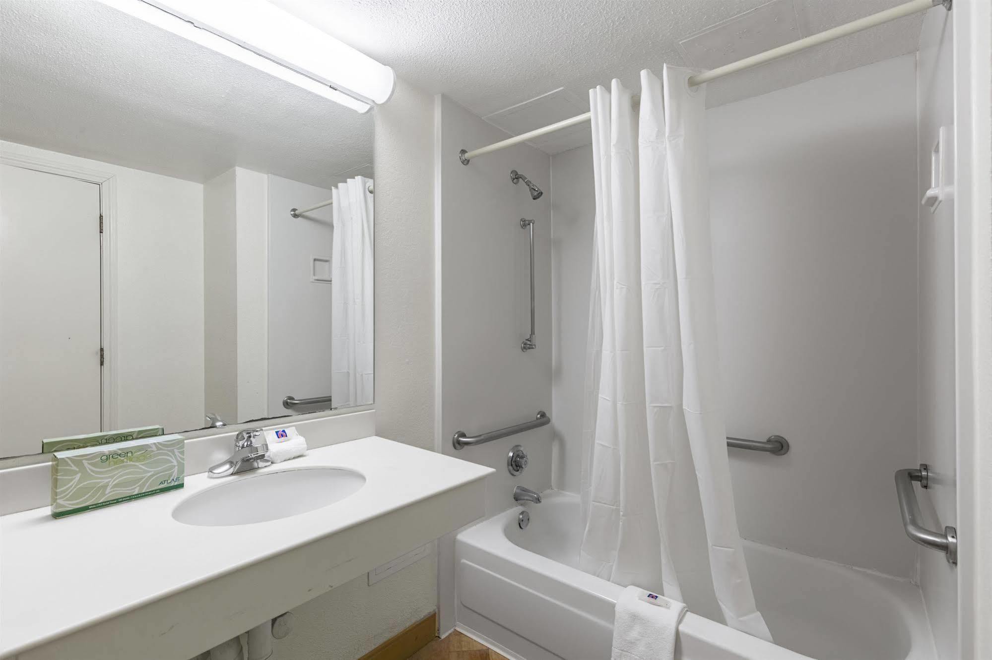 Motel 6 Houston Medical Center - Reliant Park Экстерьер фото