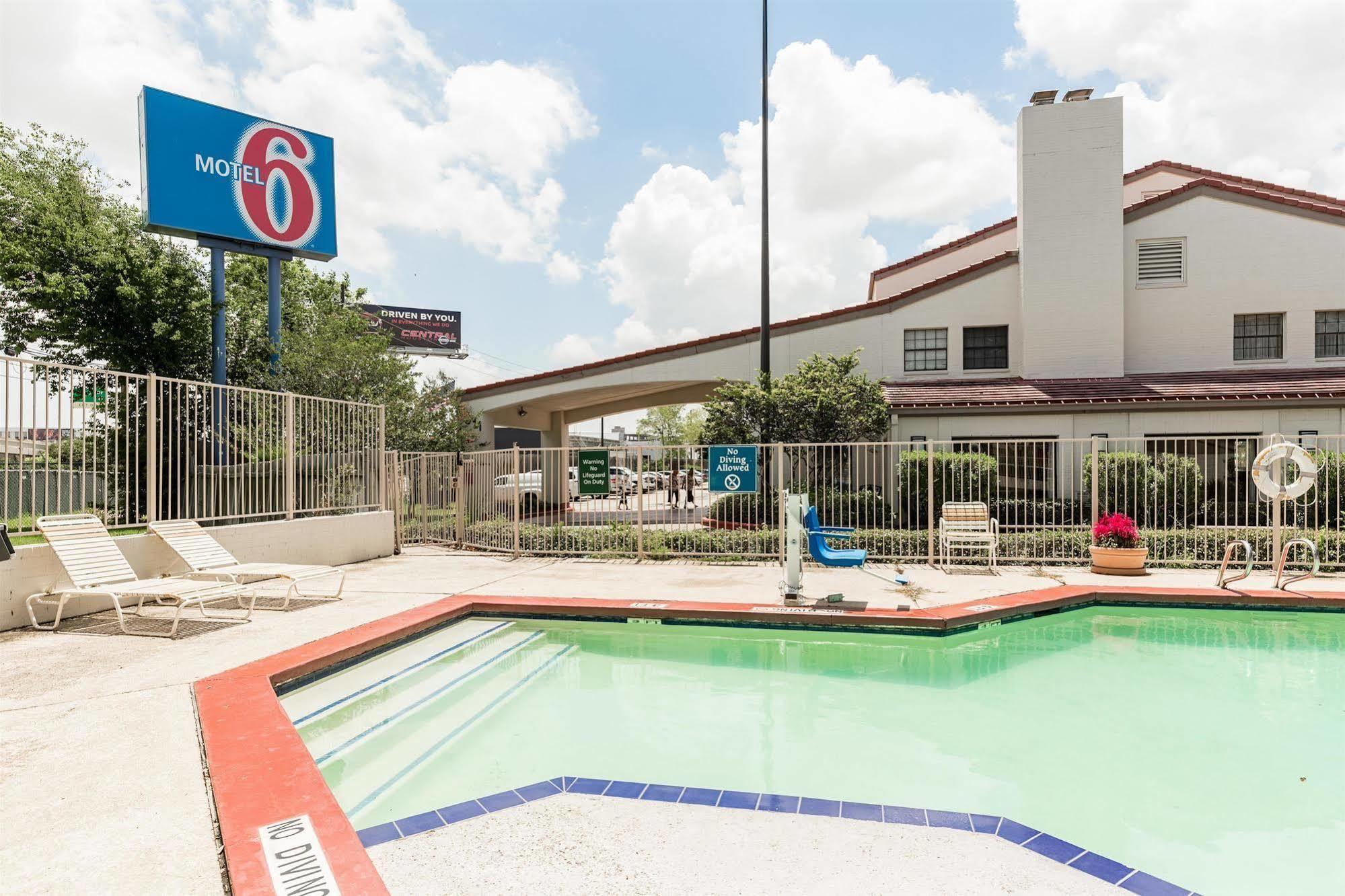 Motel 6 Houston Medical Center - Reliant Park Экстерьер фото