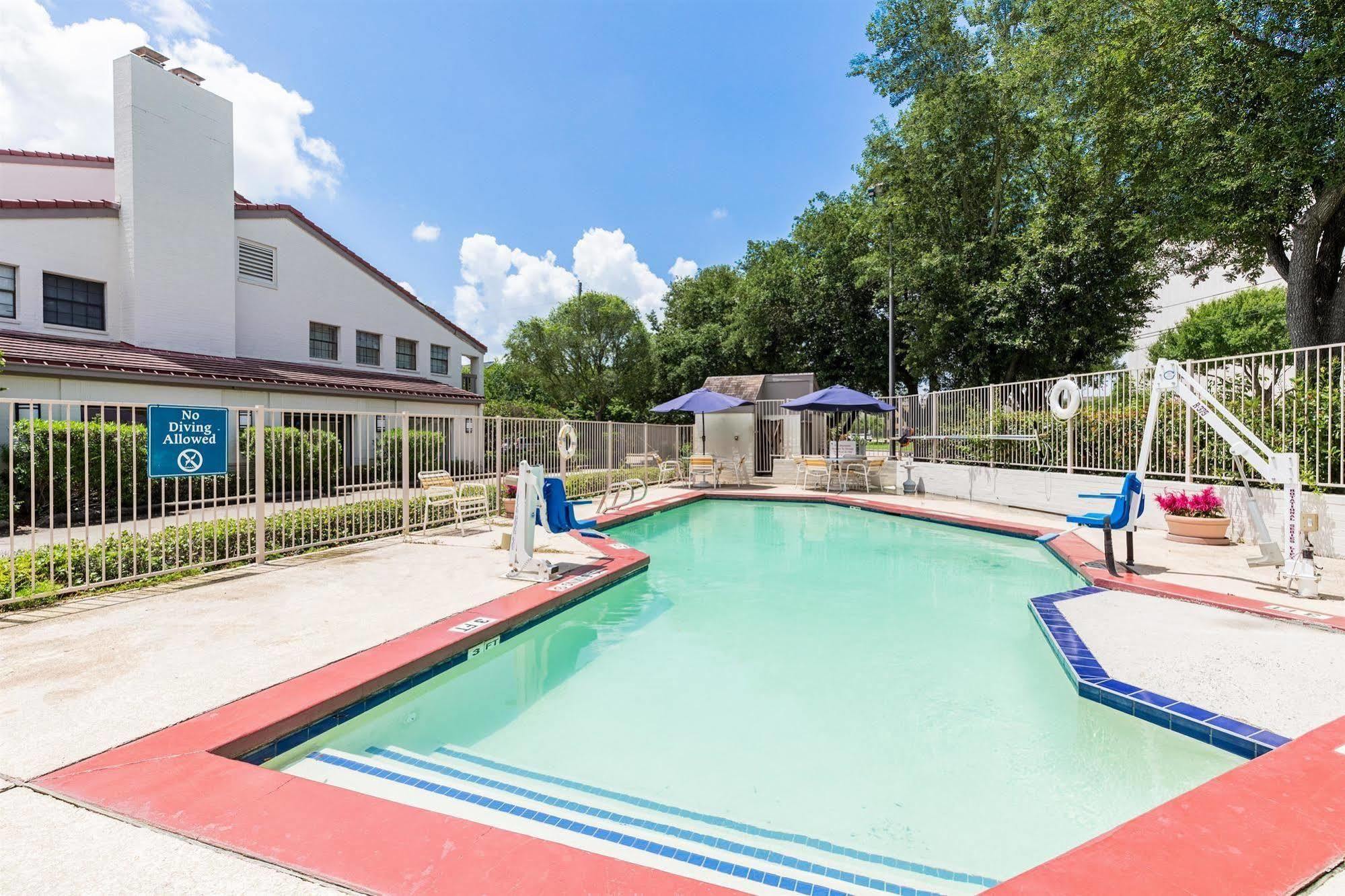 Motel 6 Houston Medical Center - Reliant Park Экстерьер фото
